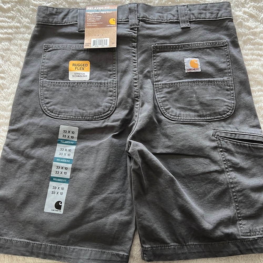 Men’s Carhart Rigby short. Waist 33 relaxed fit new with tags.